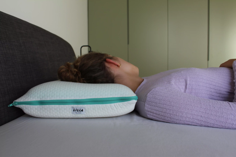 Lilia sleep pillow back sleeper