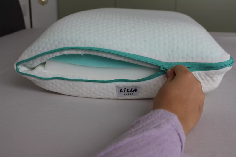 lilia pillow with zipper