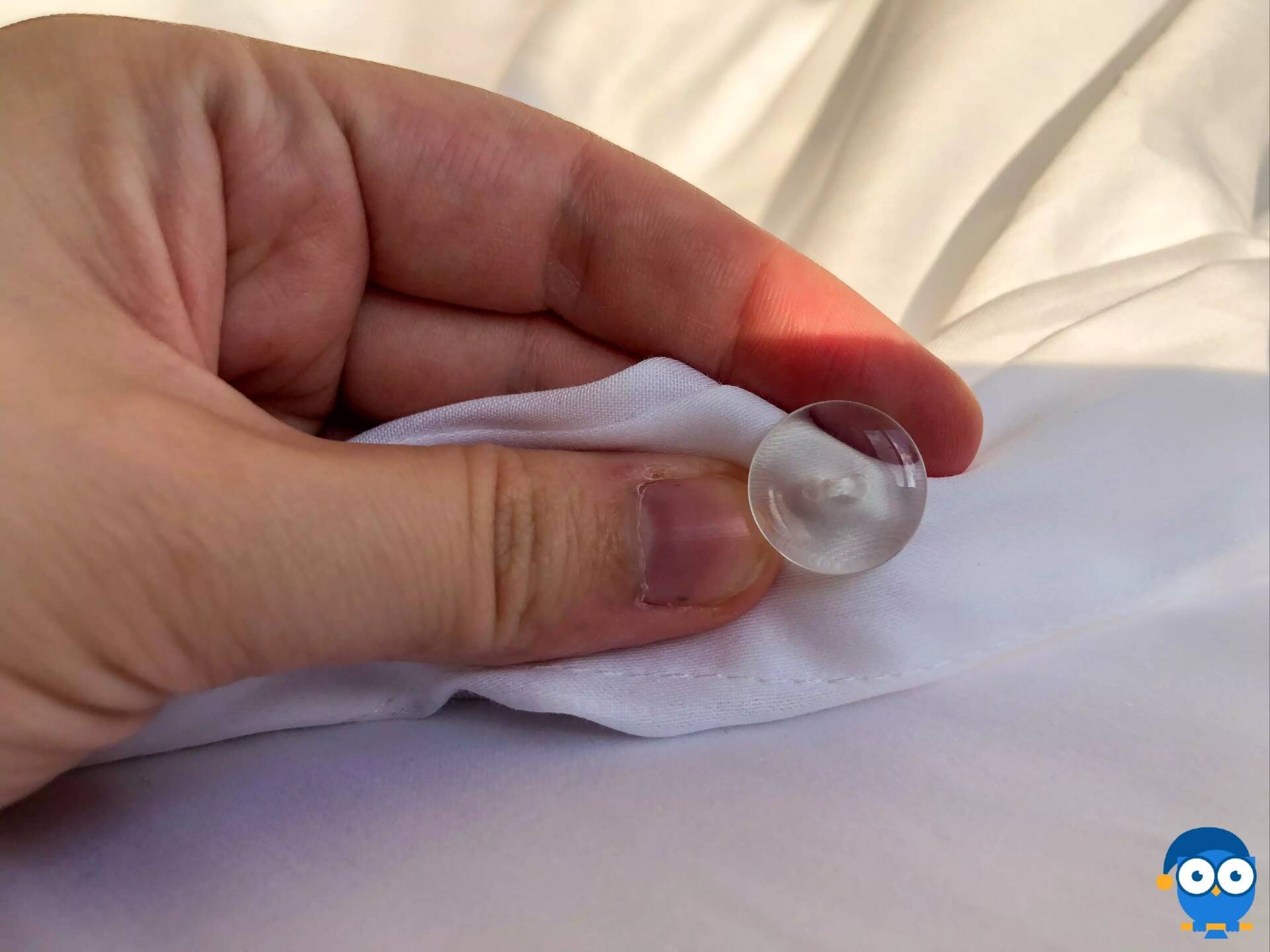 DreamCloud bedding buttons