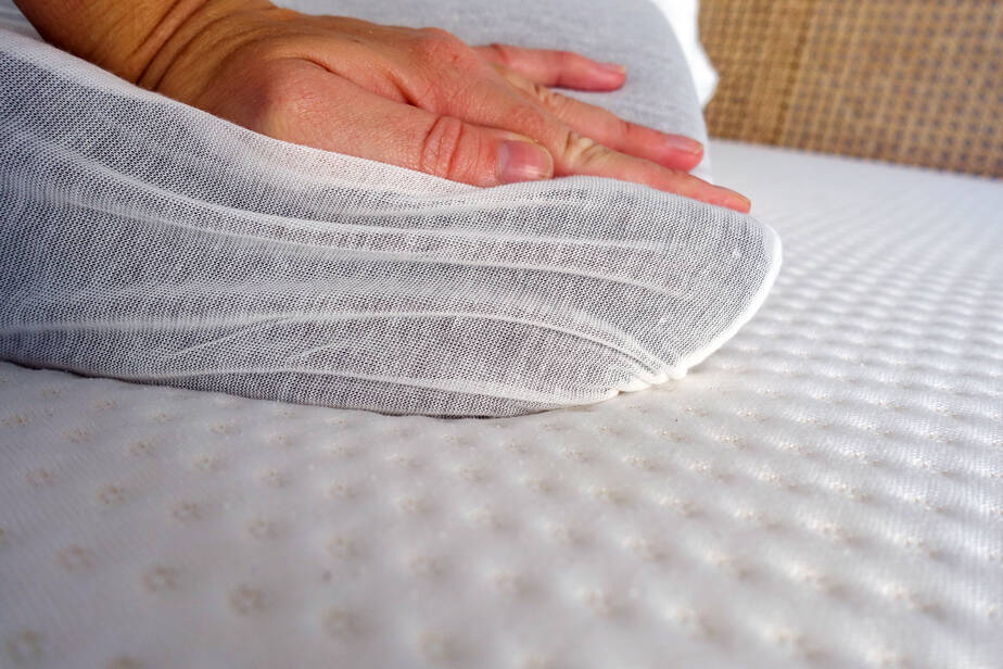 A Physiotherapist review- The Groove Pillow 